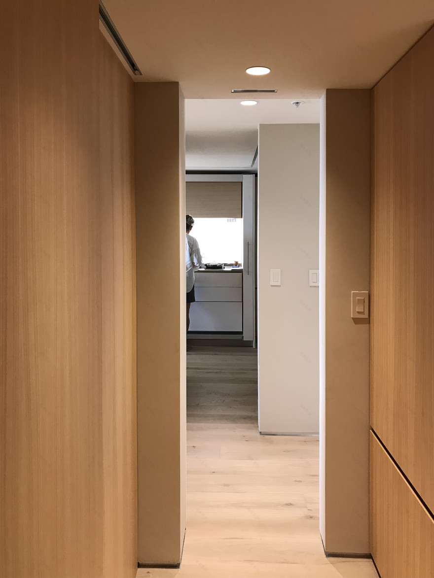 佛罗里达海湾的精致木构空间-8