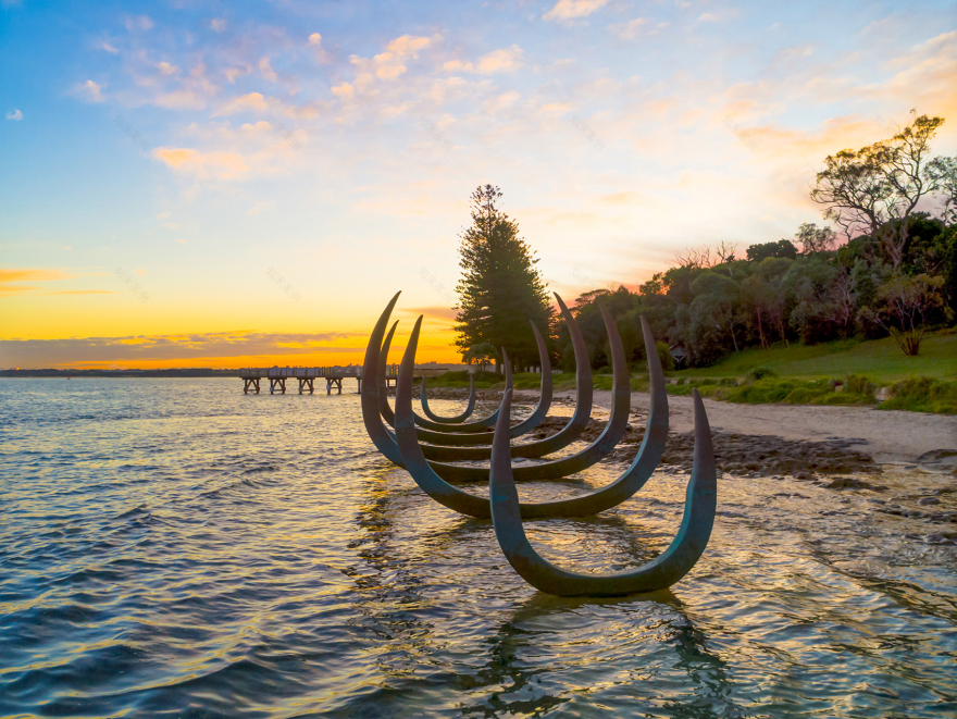 海陆之眼 · 悉尼高桅横帆船与鲸鱼肋骨抽象形体的艺术装置丨澳大利亚悉尼-12