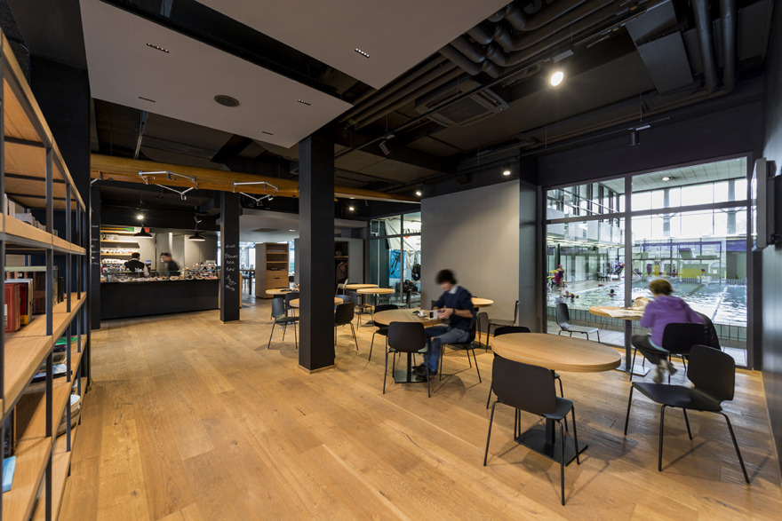 意式理性建筑的现代更新,原木与工业风完美融合-28