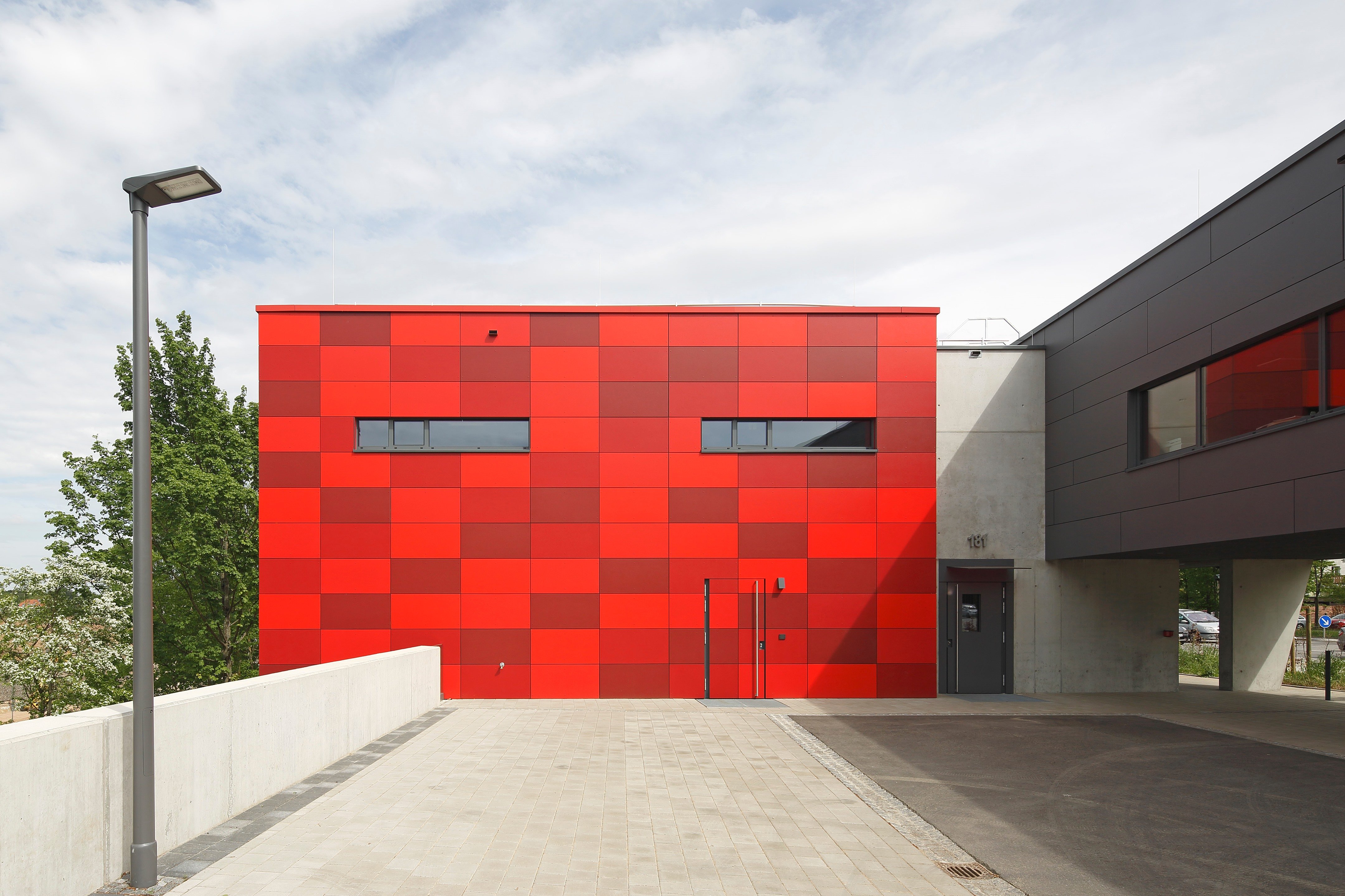 Fire station- Nueva estación de bomberos- Nuovi vigili del fuoco- Ny brandkår- Neubau Feuerwehr, HochBauAmt Regensburg Germany-7