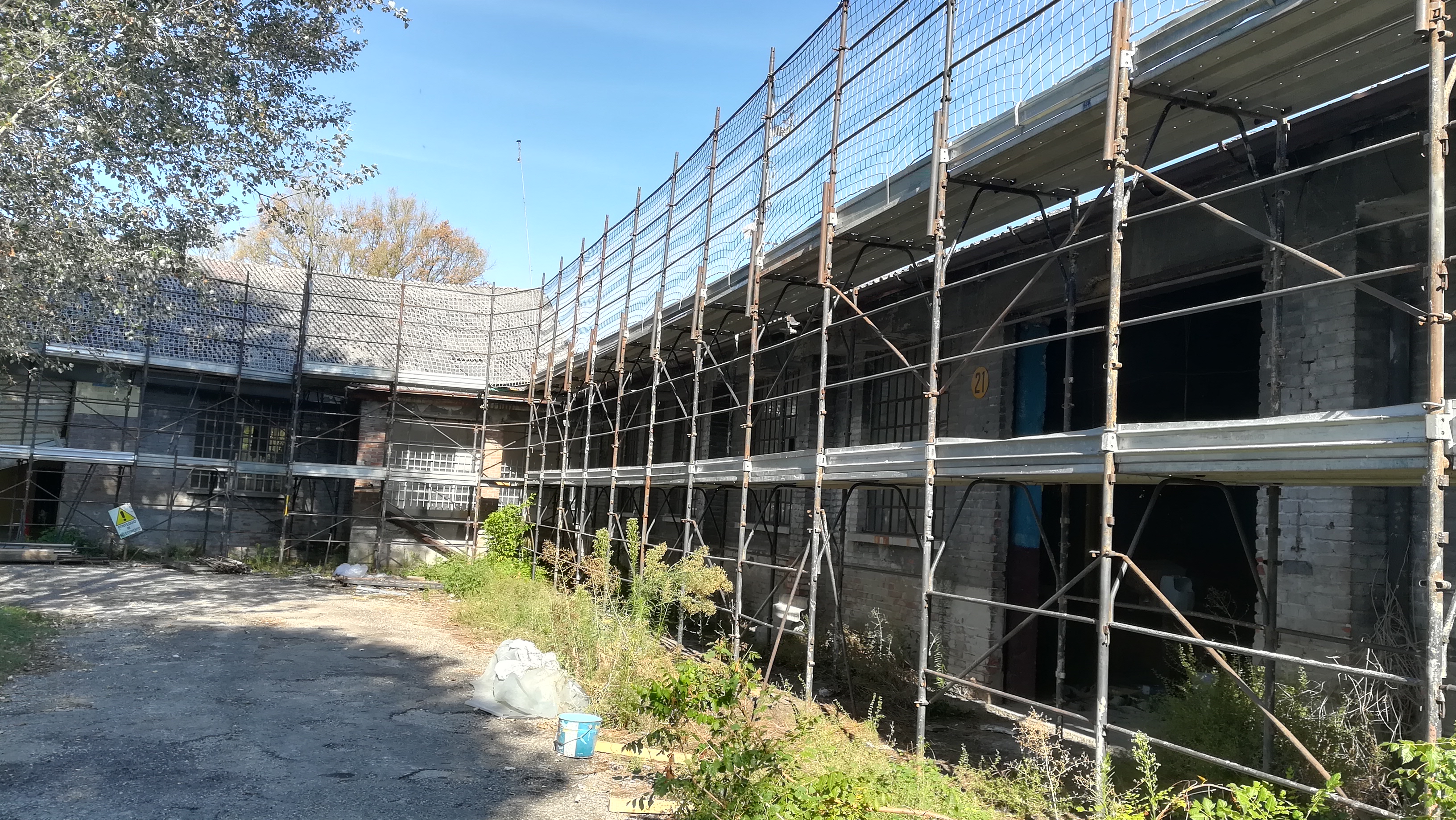 Rimozione e bonifica ambientale da amianto delle coperture in cemento-amianto del complesso "ex deposito genio militare” - Pizzighettone (CR).-6