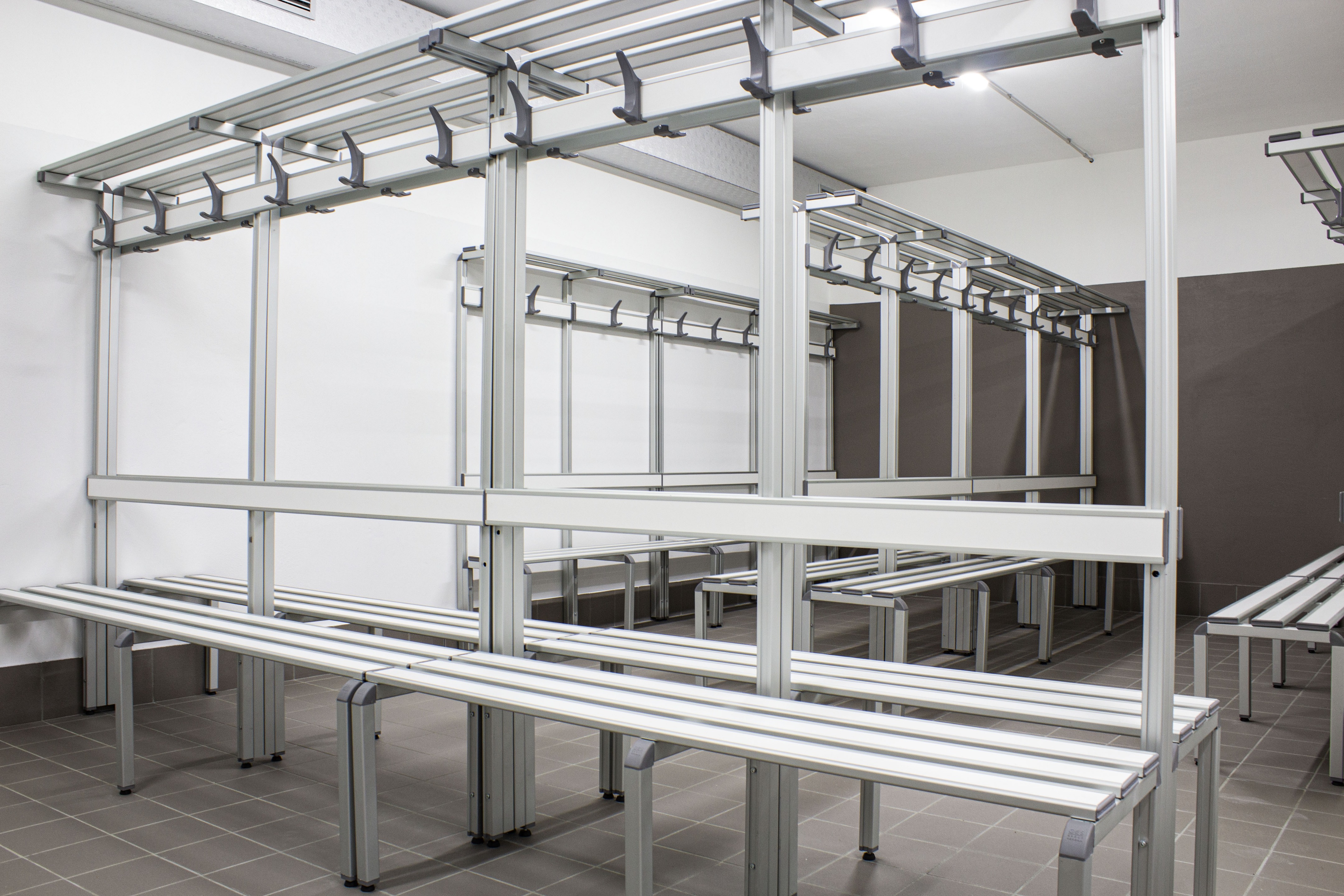 运动村游泳池和平拱更新浴室设计-1