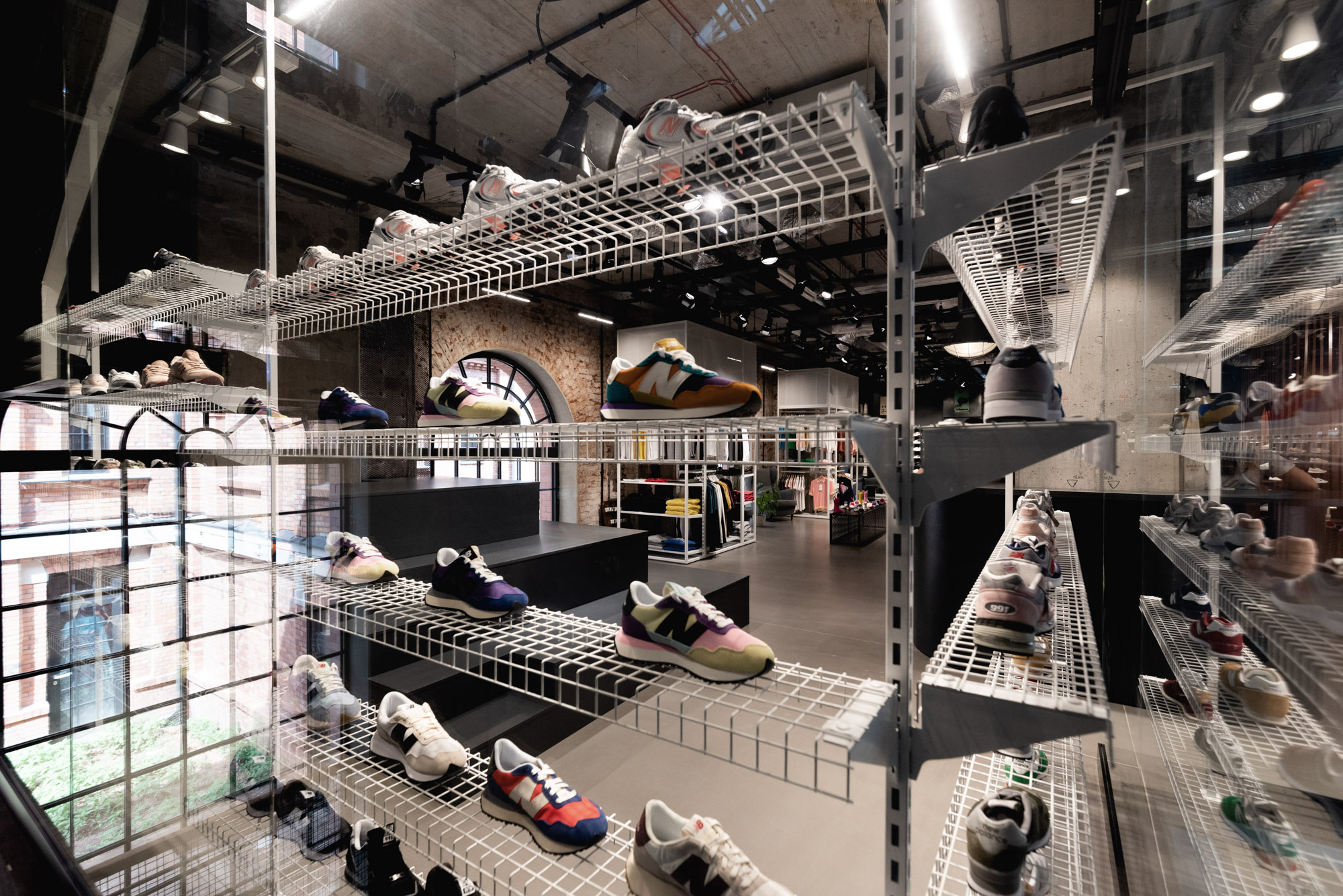 Run Colors EC Powiśle 鞋店设计丨波兰华沙丨mode:lina™ 团队-15