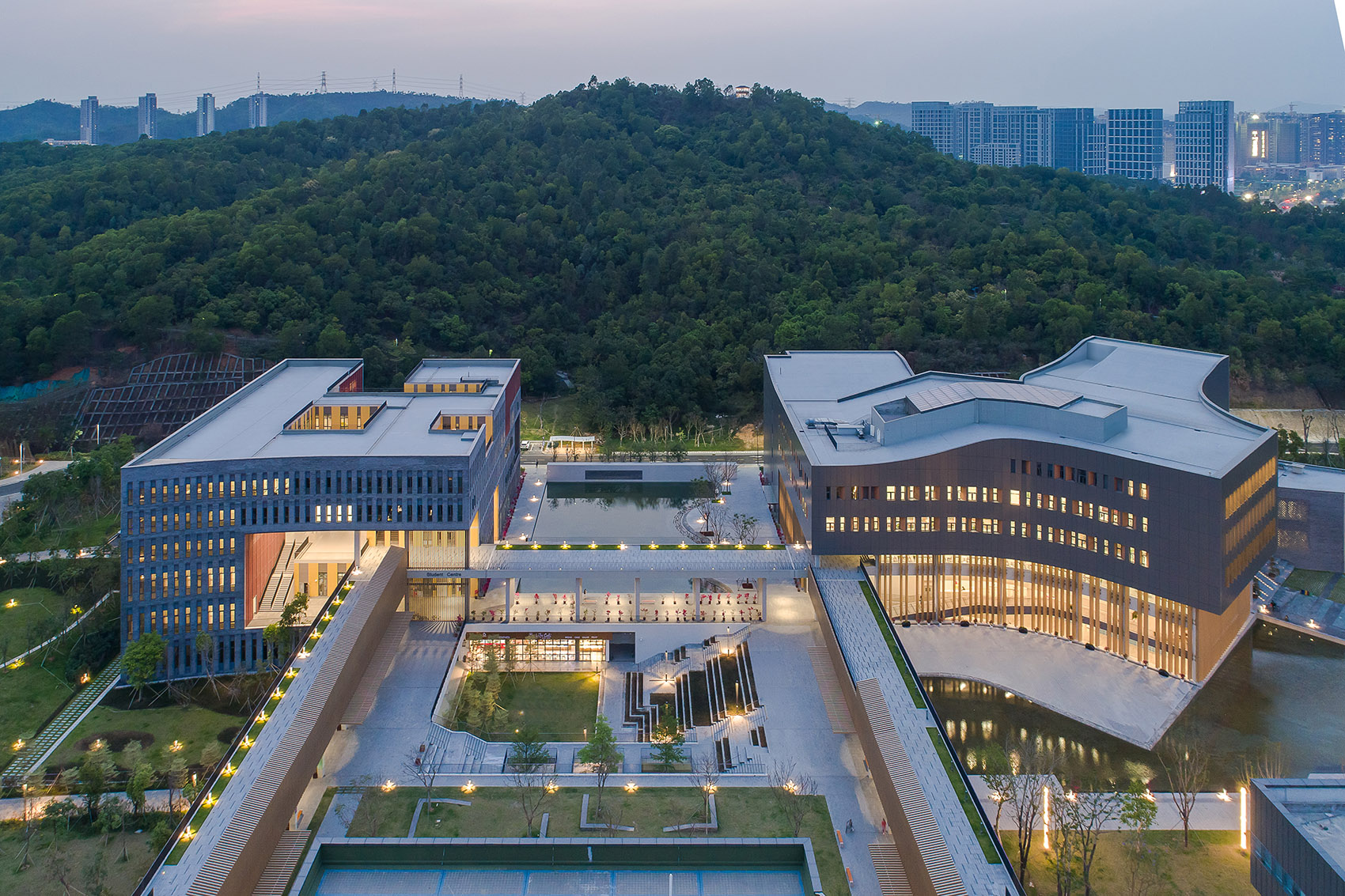 香港中文大学（深圳）图书馆/配合校园的绿地轴线，维系自然坡地的完整性-64