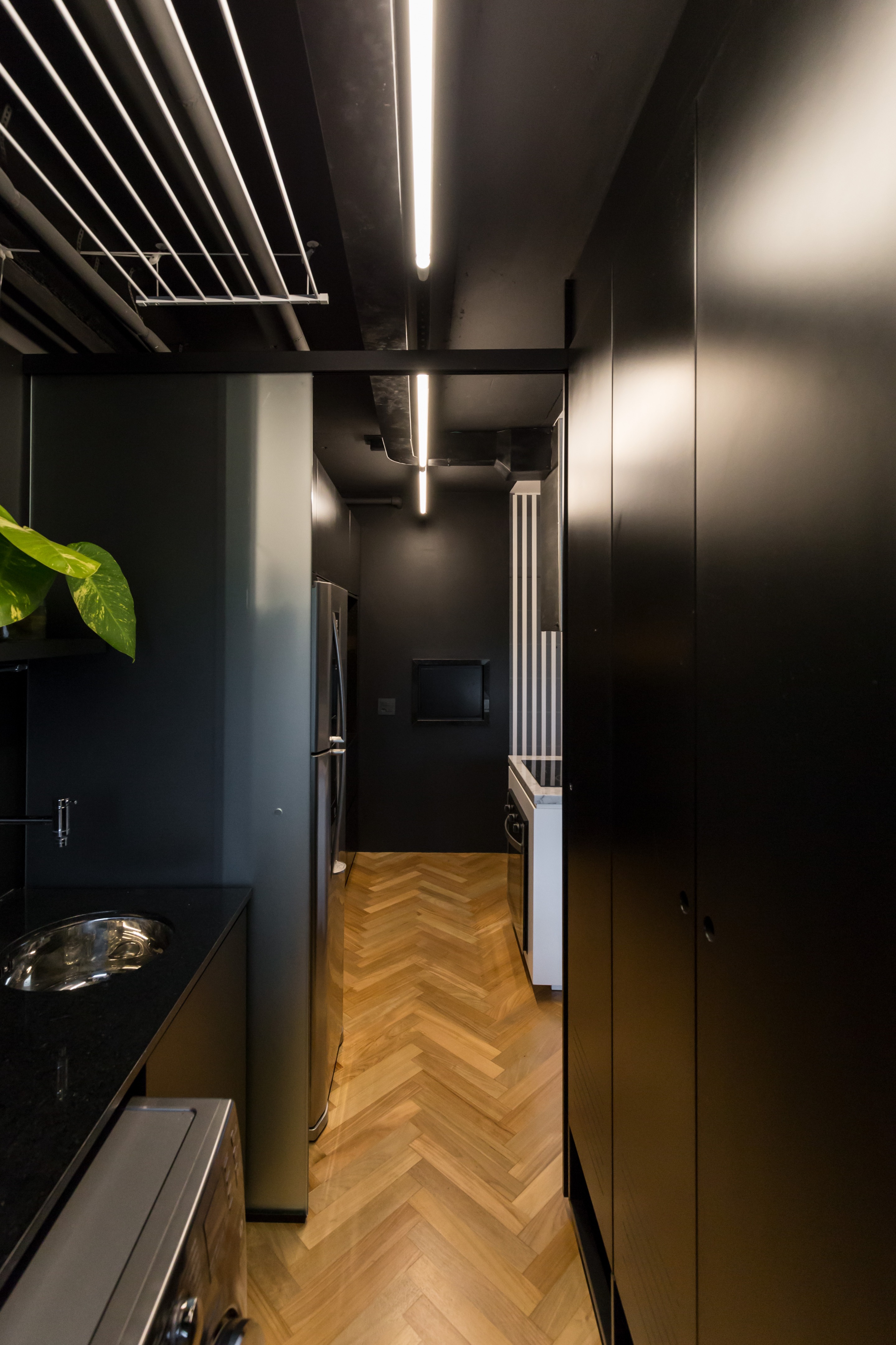 黑白灰的简约之家 | 巴西公寓设计案例-14