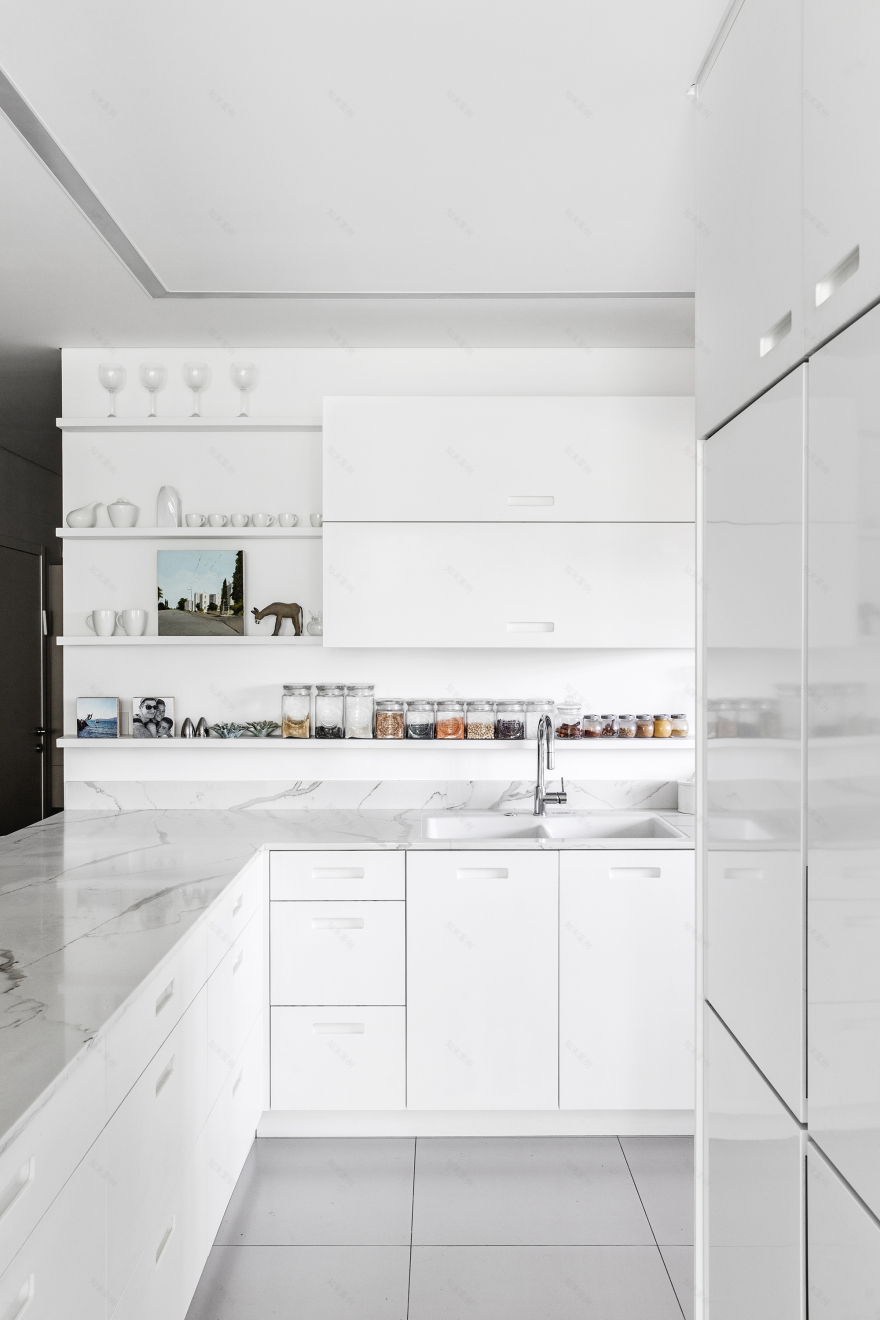 Tel-Aviv 五口之家公寓改造,明亮宽敞的现代生活空间-17