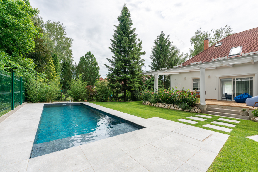 经典与现代的完美融合 | 温暖宜居的独立屋设计-16