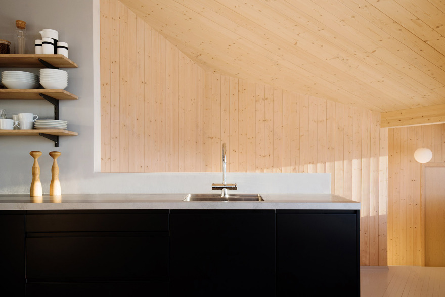 挪威 Sjusjøen 木屋,风雪中的私密观景盛宴-27