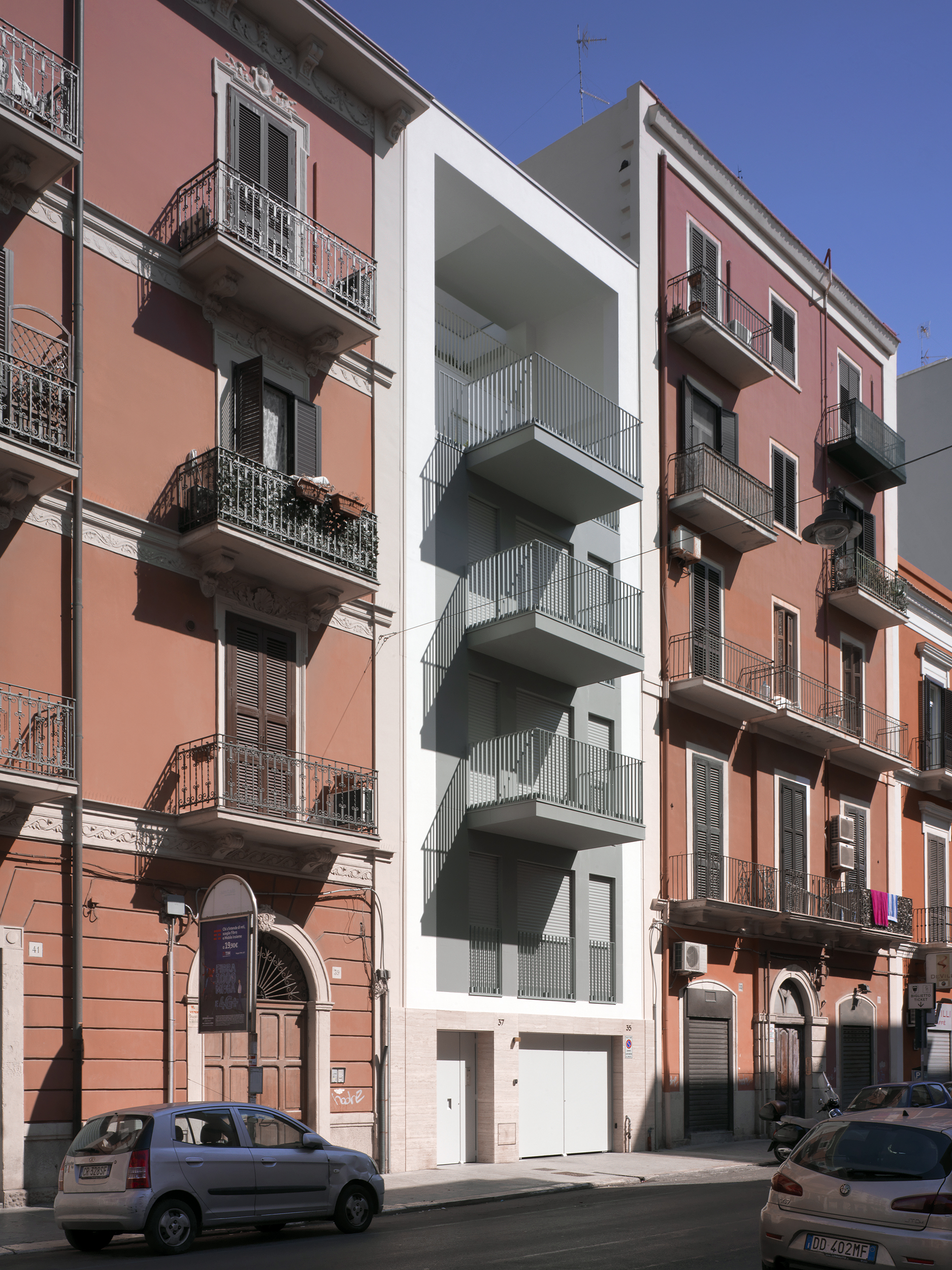 巴里市住宅楼 | 环保与美观的完美结合-1