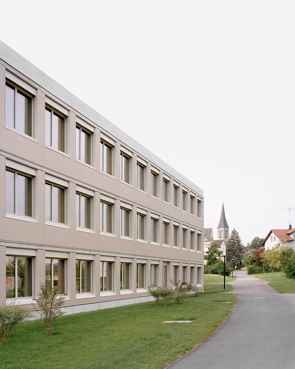 罗曼斯霍恩中学，瑞士/联系着过去与未来的教育空间-81