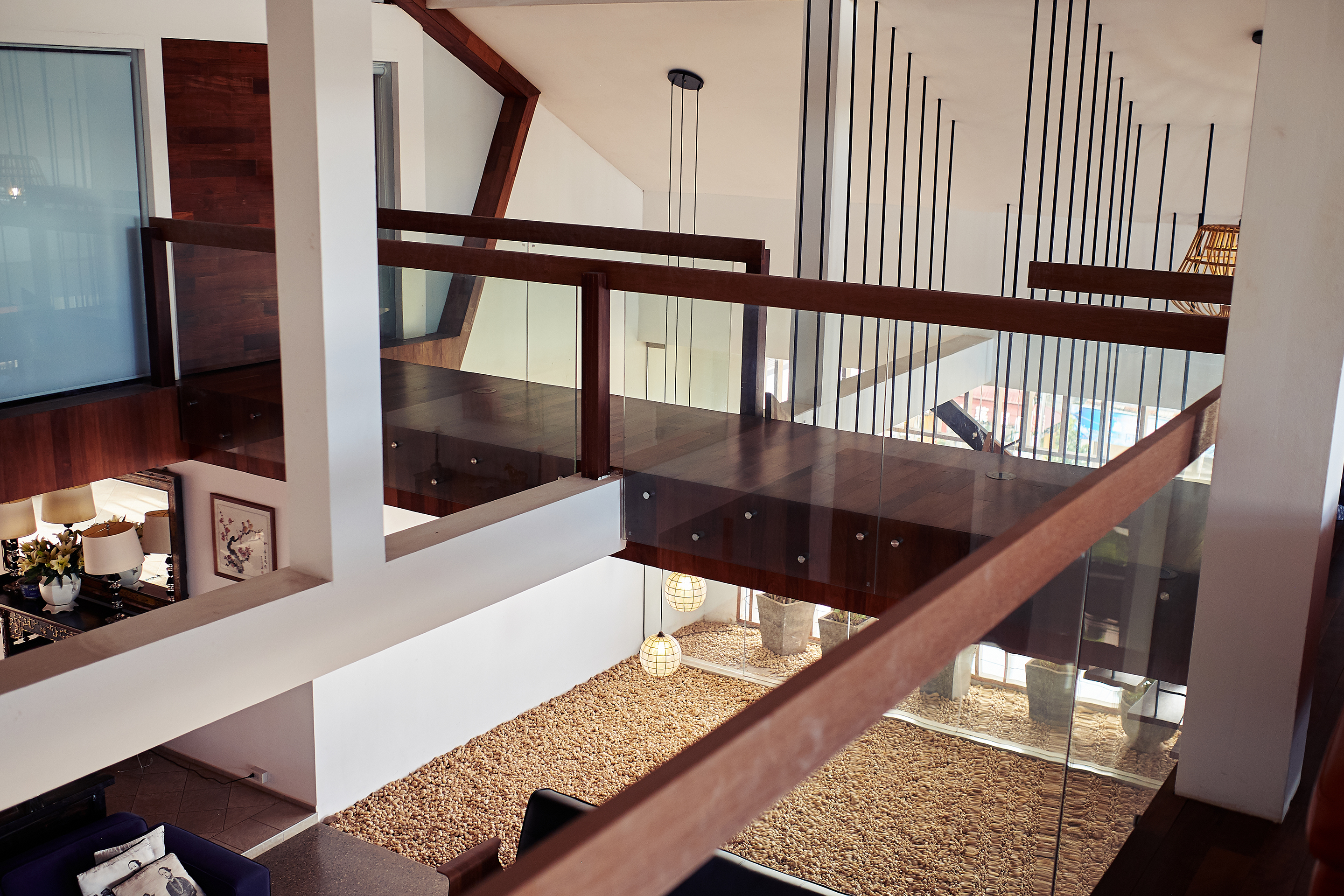 悬挂楼梯的空中楼阁·创新空间设计-12