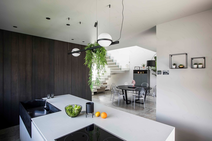 极简奢华公寓设计,柔和曲线与古董图纹的完美结合-3