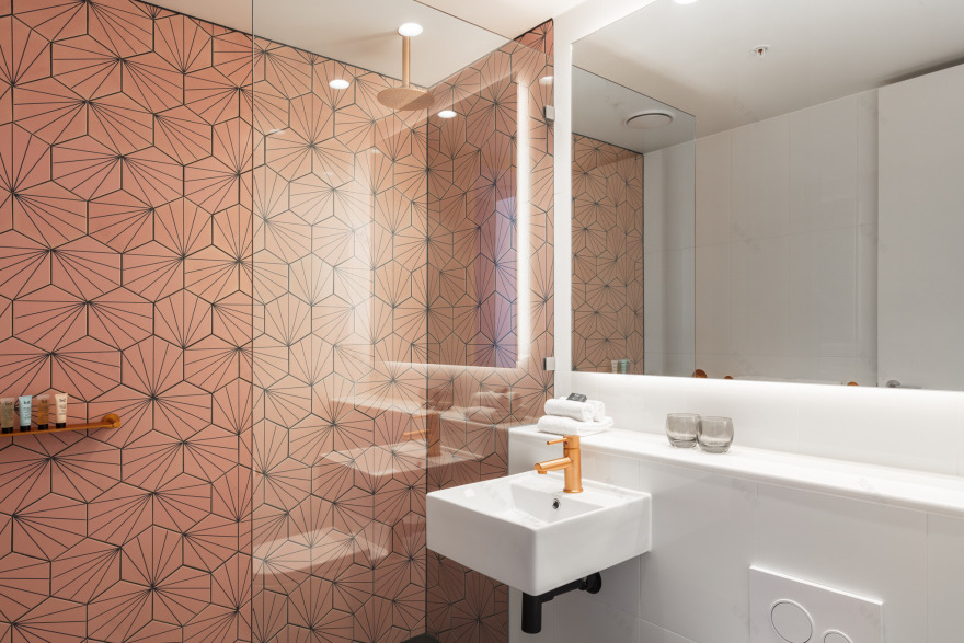 悉尼机场“Felix 酒店” | 澳大利亚版“中世纪现代”风格的设计-27