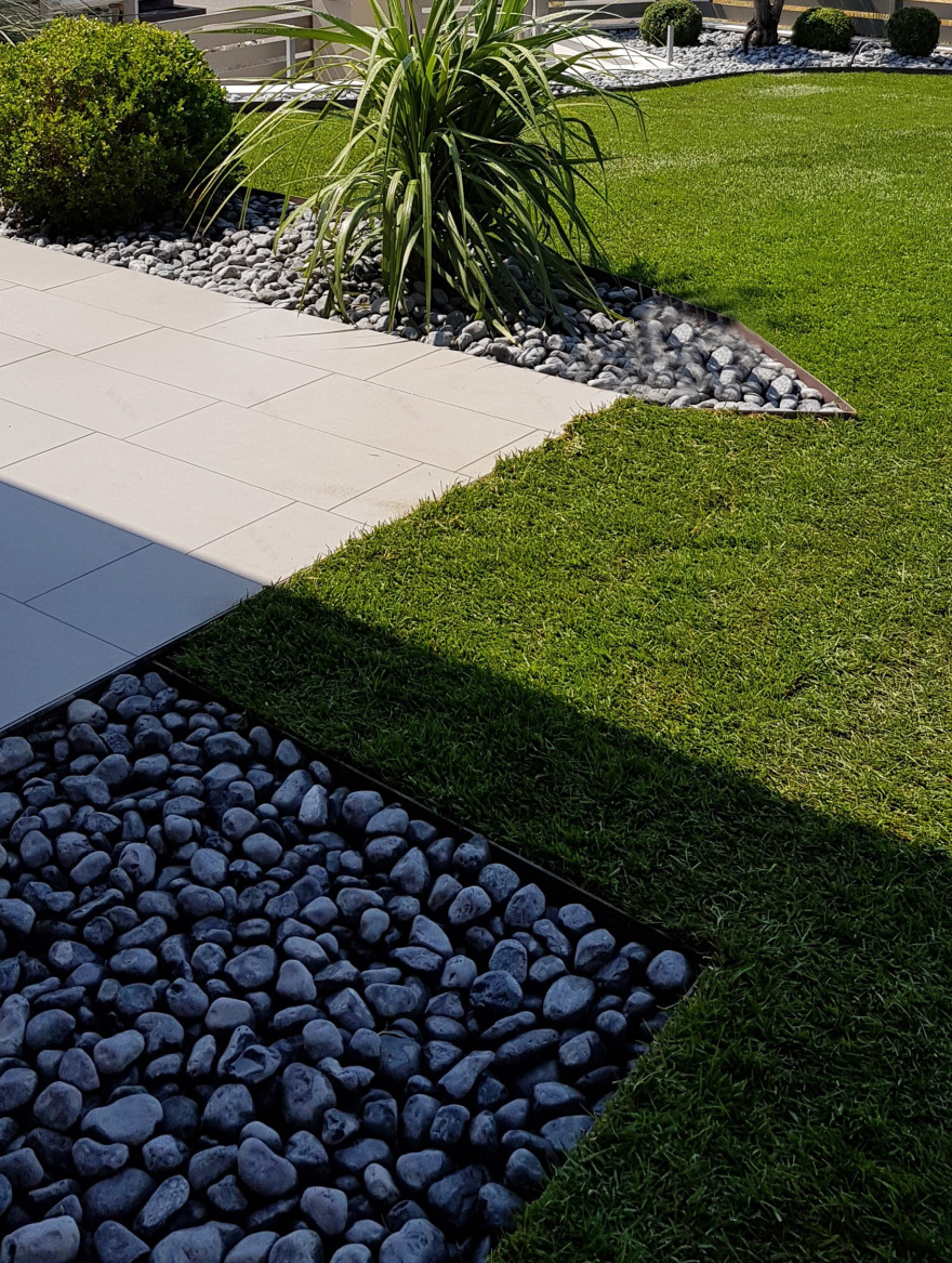 80 年代别墅翻新,白色光影演绎现代生活-9