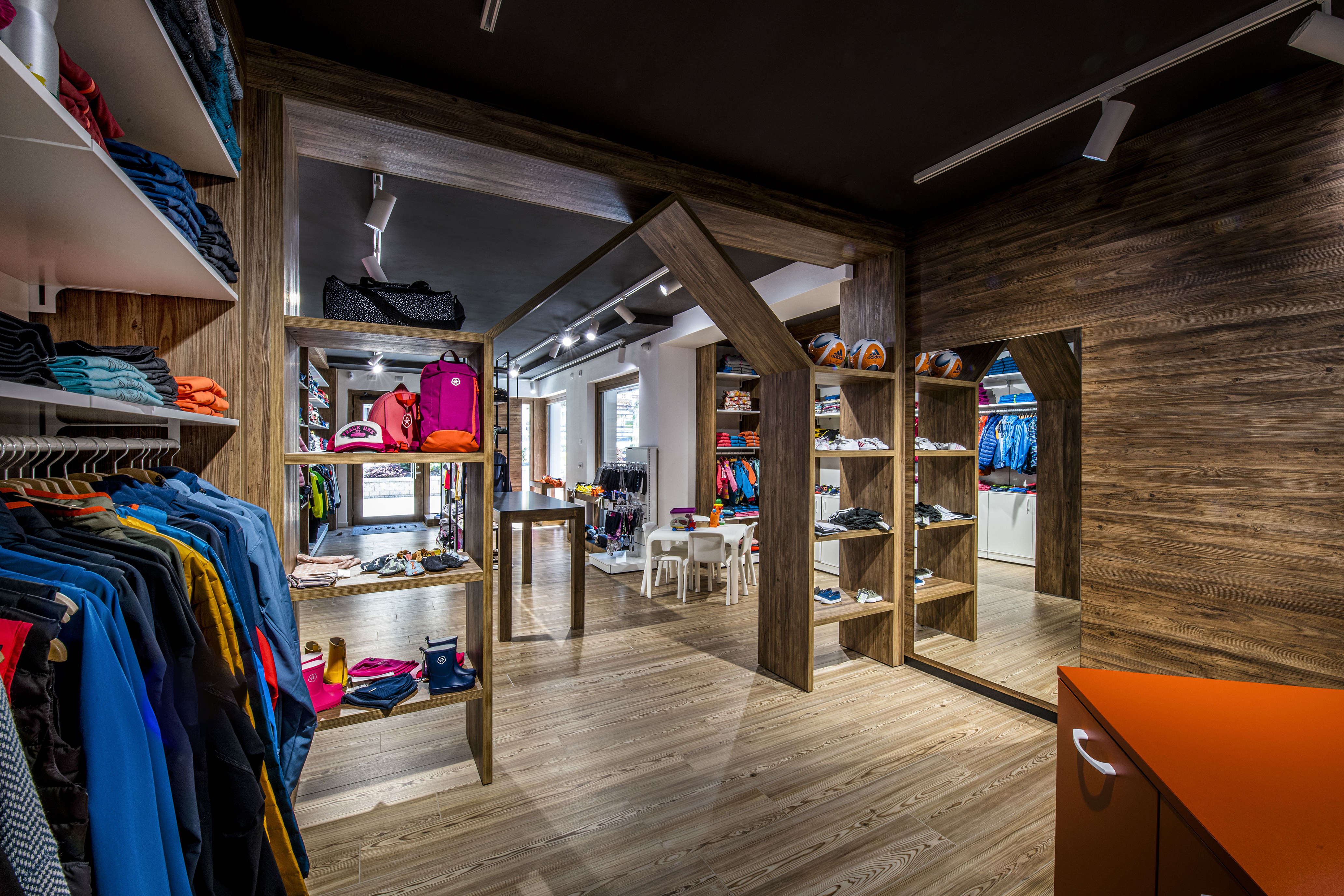 Longa Sport & Fashion 室内设计革新丨BM Italia-26