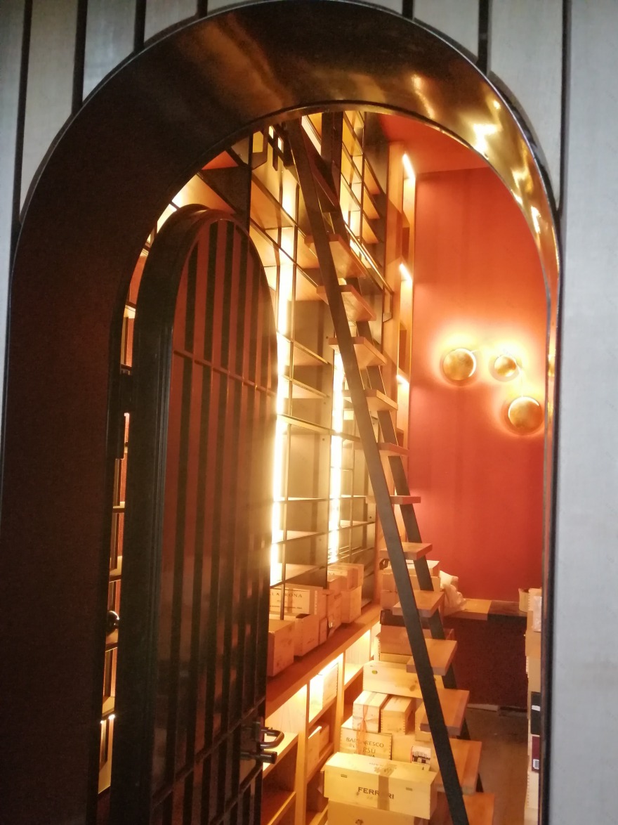 卢加诺葡萄酒库-0