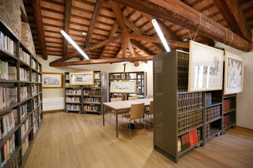 意大利古宅变身现代图书馆-18