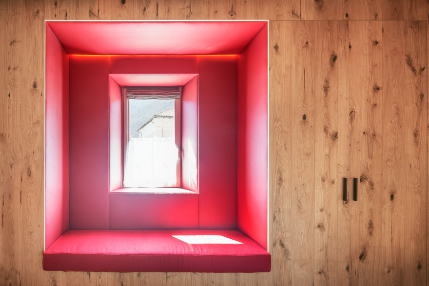 古堡酒店的现代情感主题设计-4