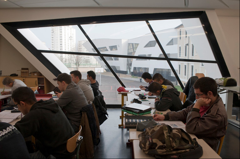 历史与现代共融的校园设计-36