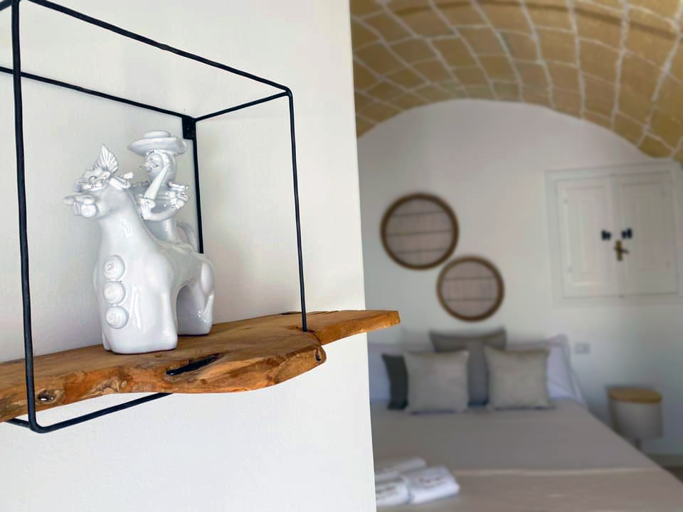 白色放松的意大利古堡公寓改造-0