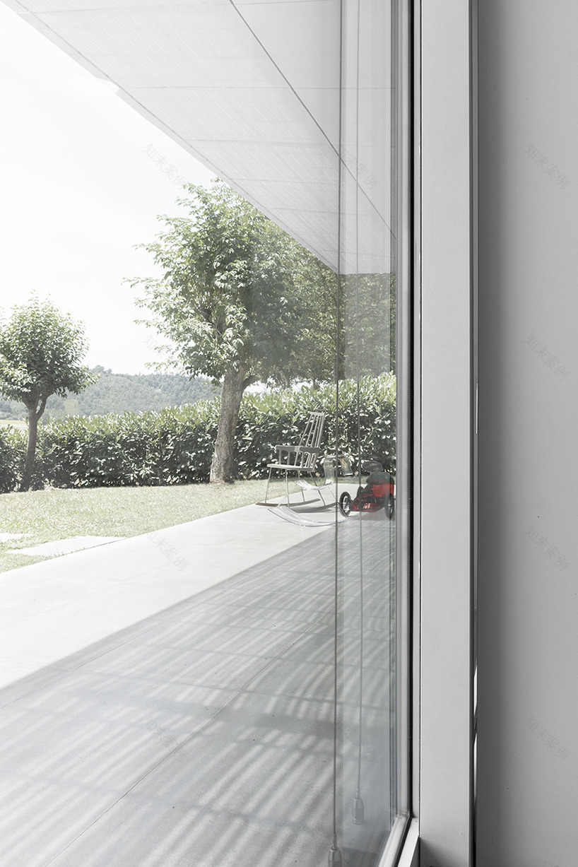 单色调建筑之美 | casaEnne 别墅设计-15