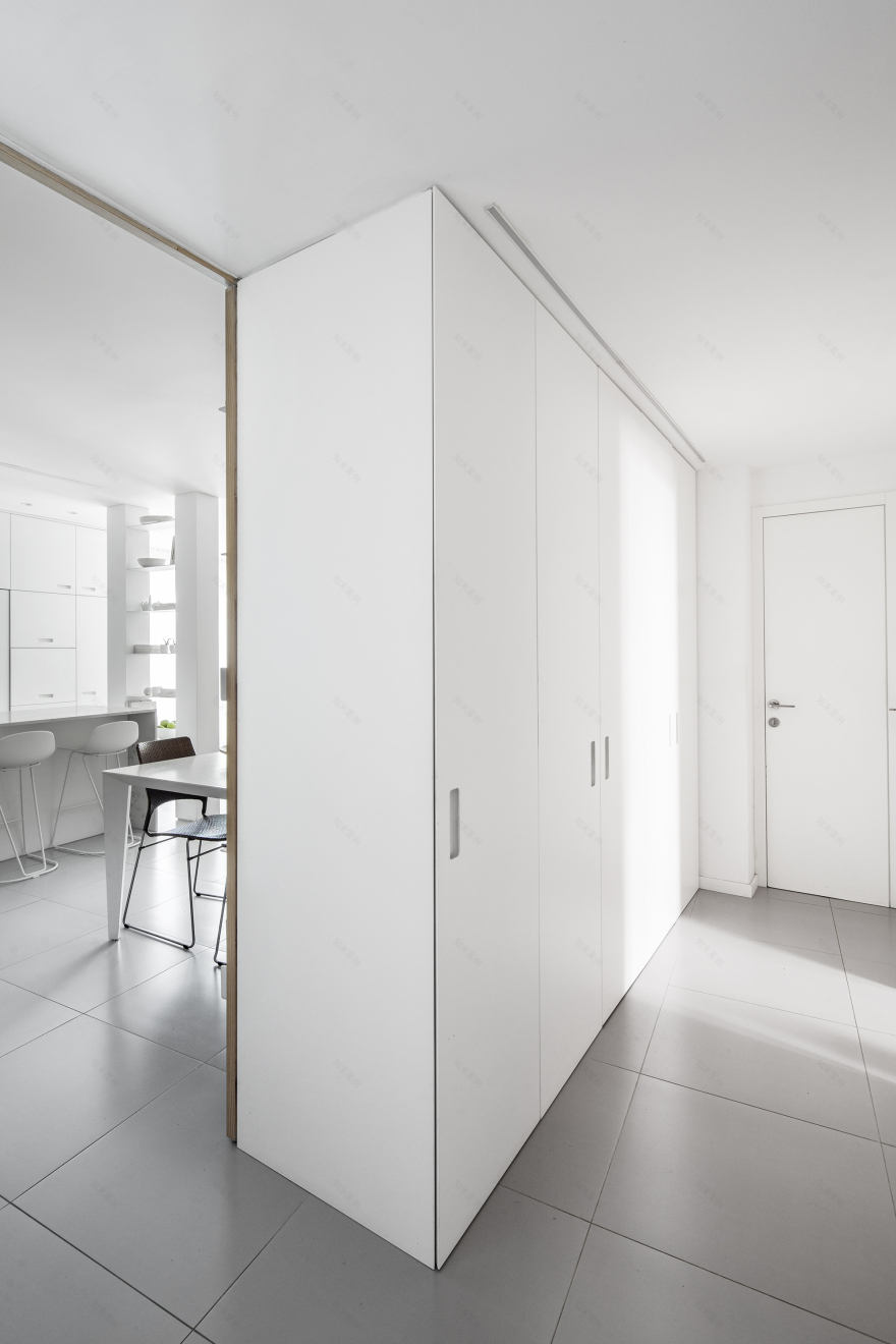 Tel-Aviv 五口之家公寓改造,明亮宽敞的现代生活空间-18