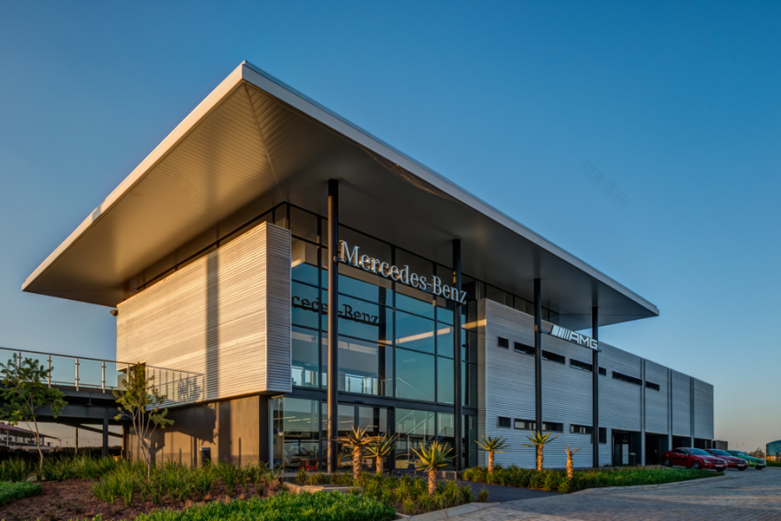 奔驰 AMG 驾驶学院 Zwartkops 国际赛道新地标-0