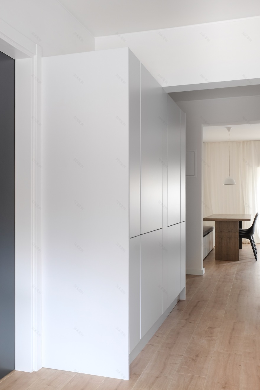 极简北欧风公寓设计,融入自然光线与本土元素-10