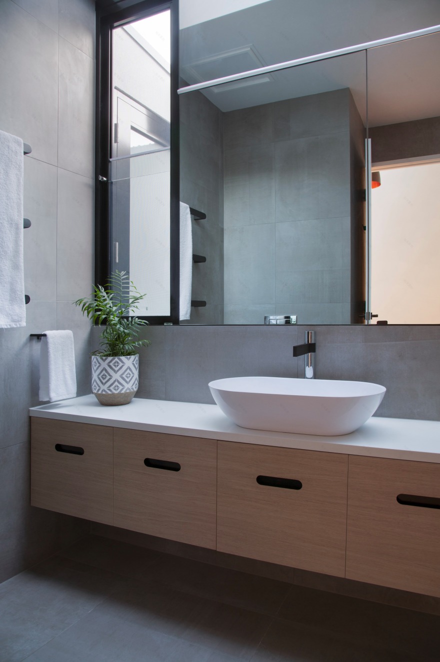 墨尔本城市别墅翻新,开放式布局与后院相连-20