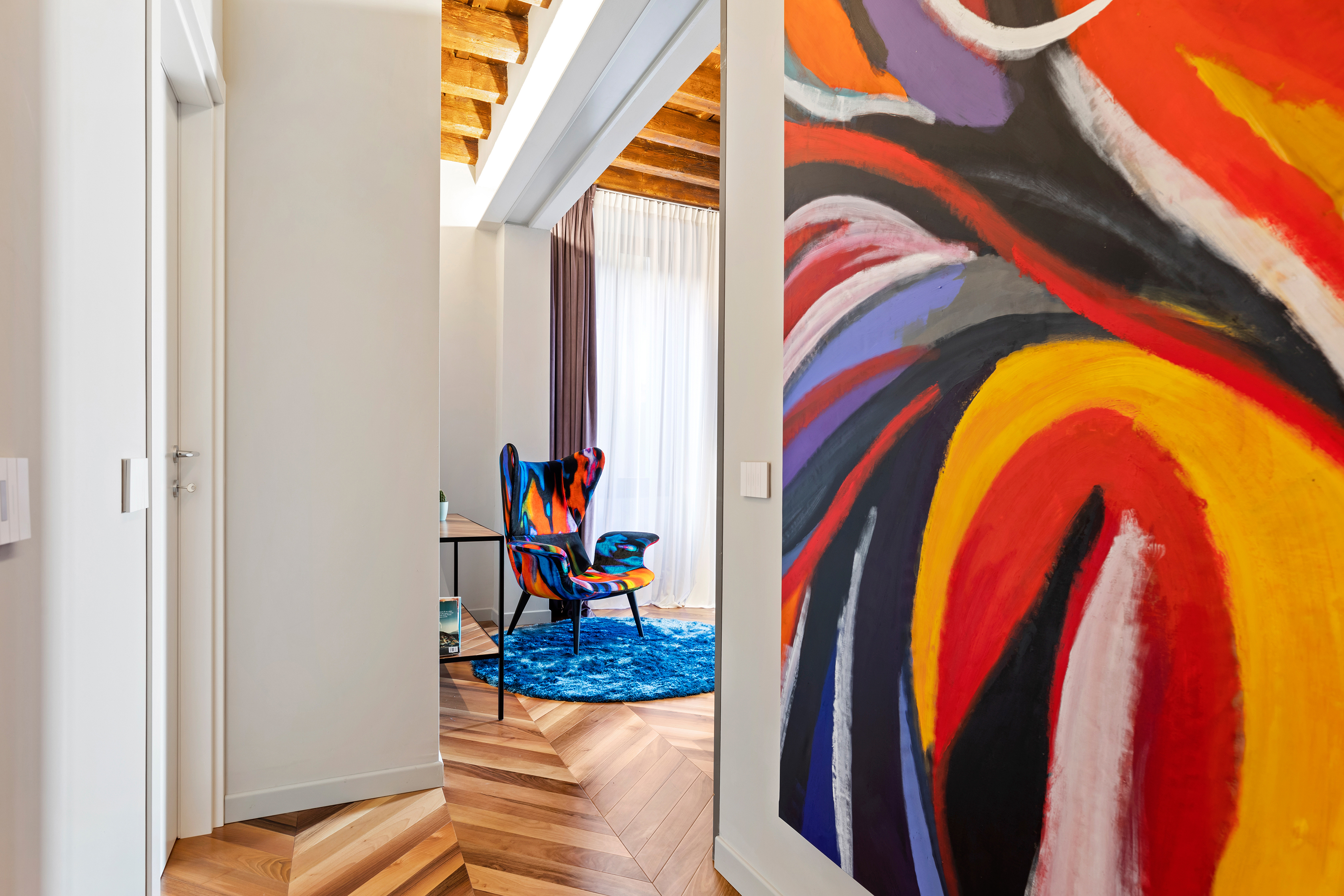 文艺复兴时期历史建筑中的独特现代公寓-0