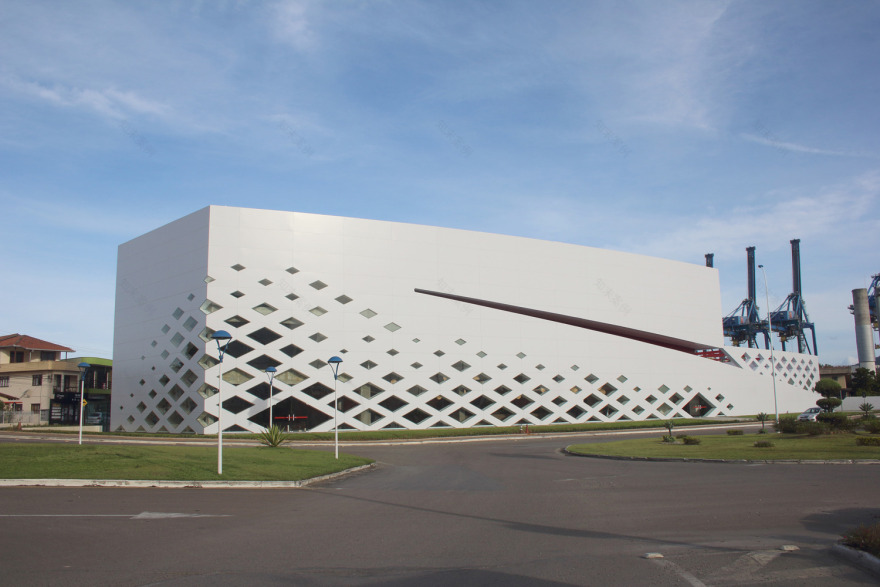 波尔图纳韦港多功能中心 · 海上蝴蝶建筑-1