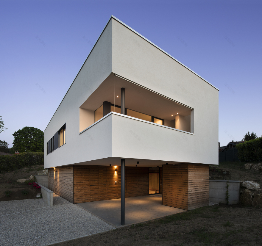 意大利环保别墅 CASA BG,和谐融入自然景观-10