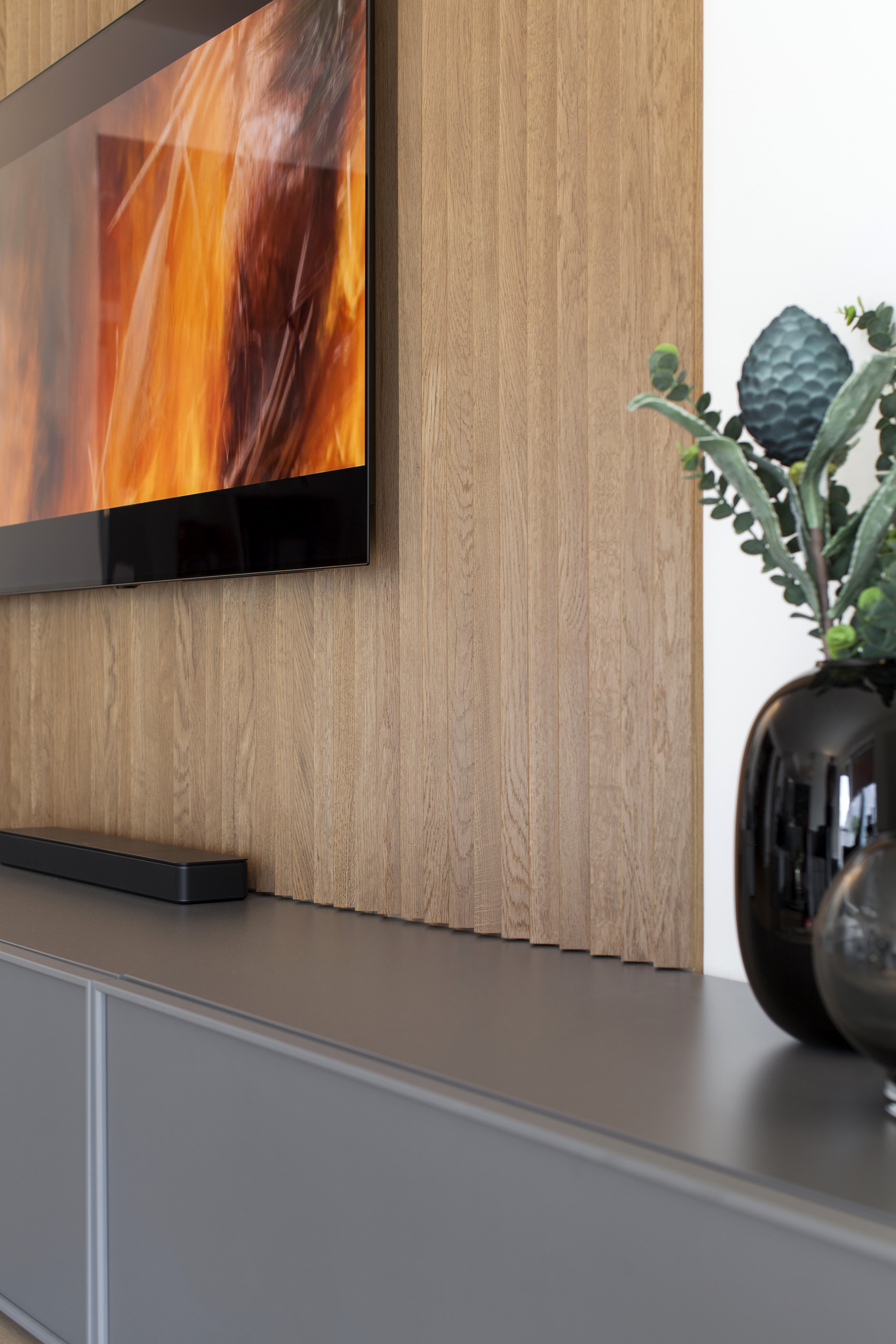 湖景宽幅公寓丨意大利莱科-12