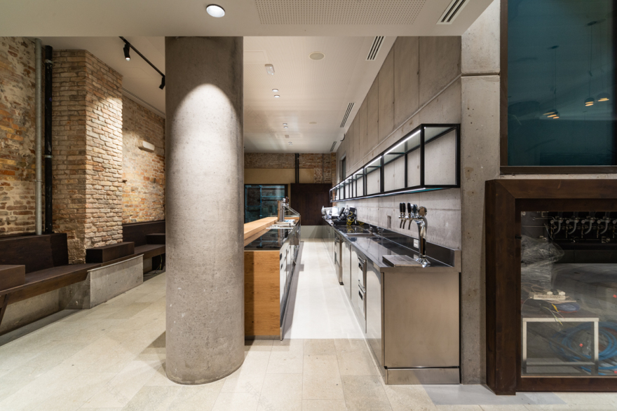 威尼斯历史建筑翻新 | 钢与混凝土的新生-10