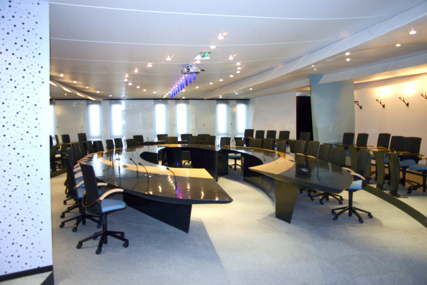 巴黎工会委员会会议室 | 现代与实用的设计-1