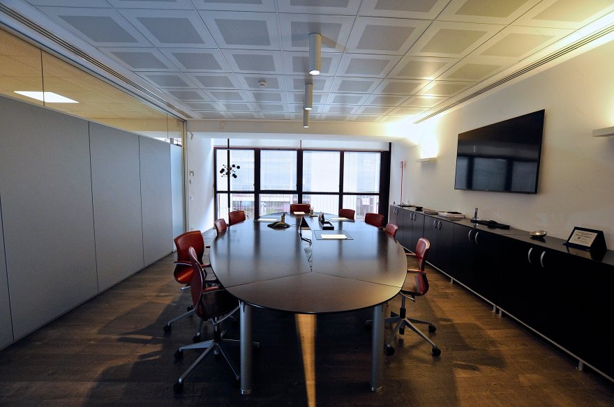 CETOC 办公室 · 绿色与红色的活力空间-5