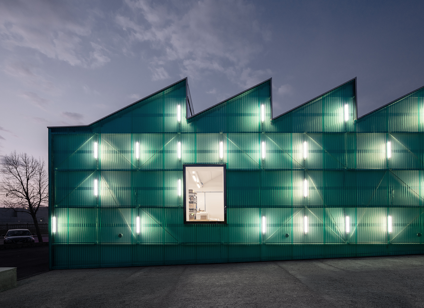 绿色纤维玻璃外墙，打造温馨包容的康复中心-2