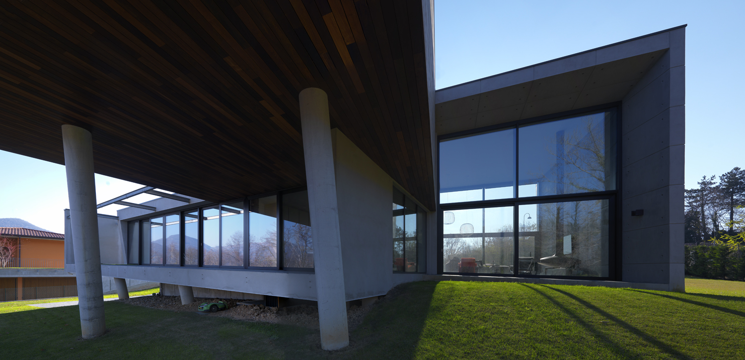 悬浮森林中的透明别墅-17