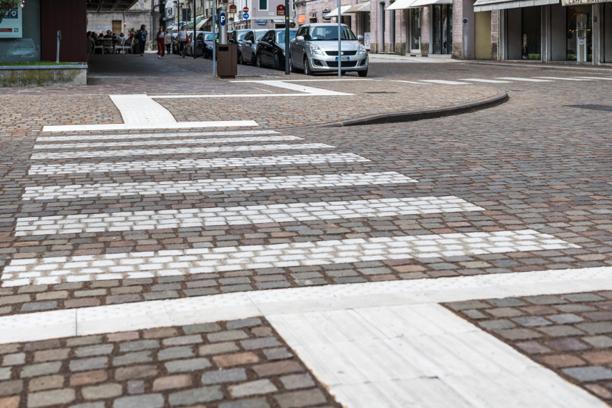 历史印记的街道改造 · Pordenone 市政厅的可持续城市发展计划-9