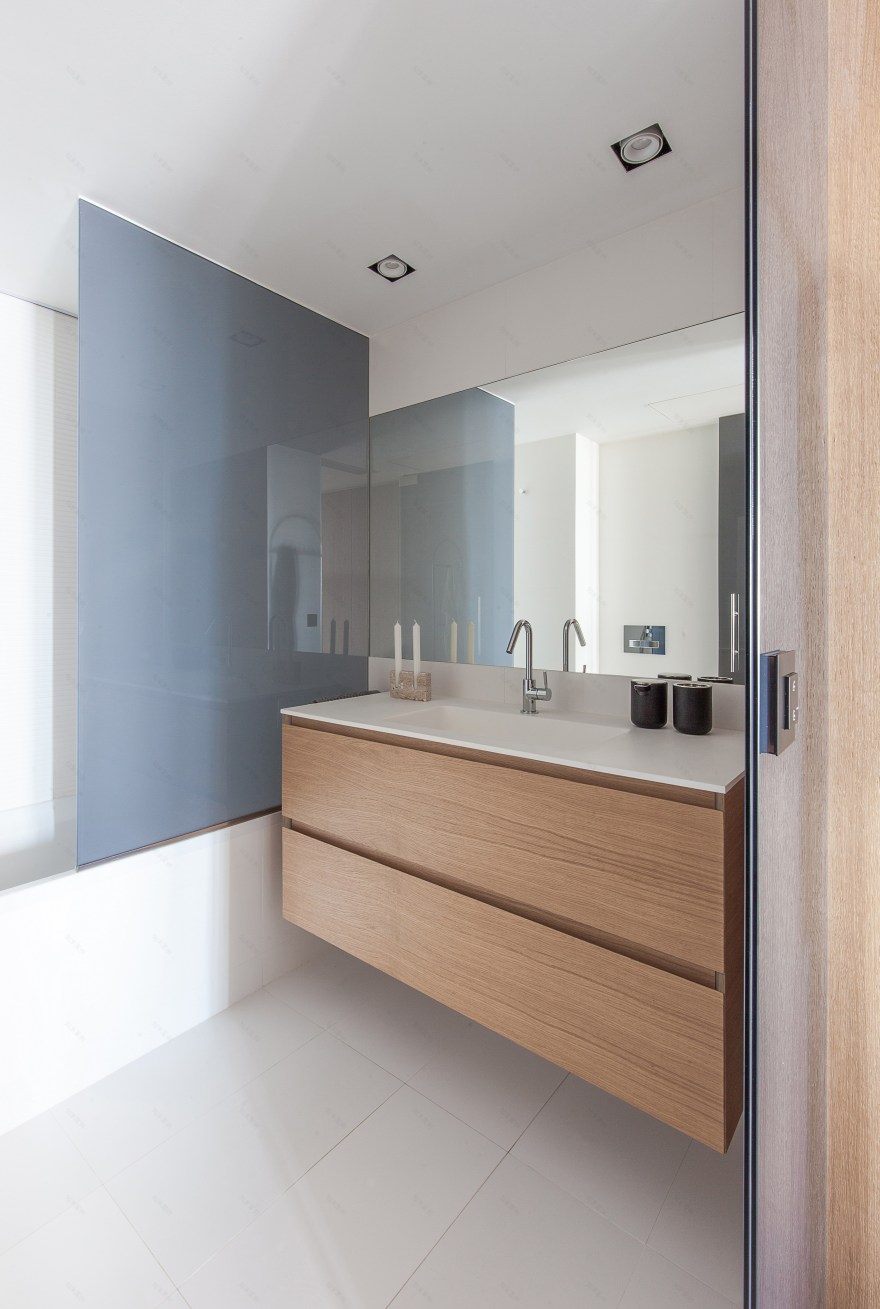 巴塞罗那海景公寓,现代简约与自然温馨的融合-23