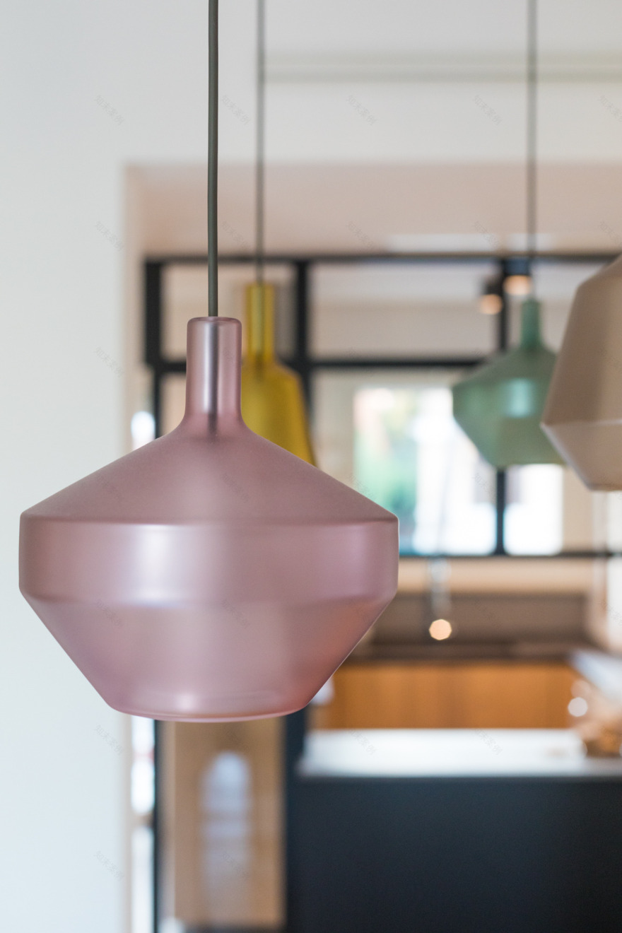 融合极简与装饰艺术的罗马公寓改造-10