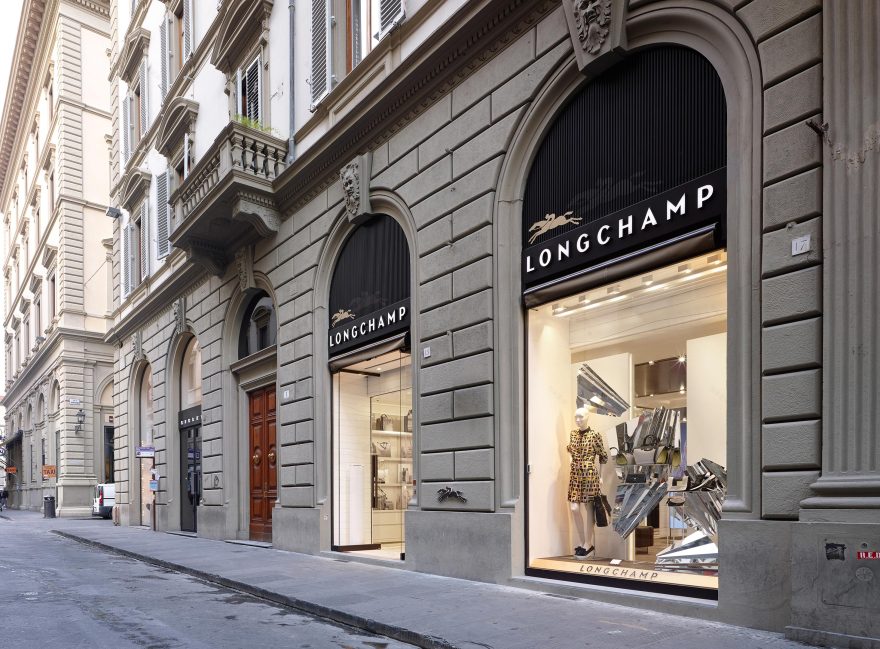 佛罗伦萨 Longchamp 旗舰店,精致简约的室内设计-0