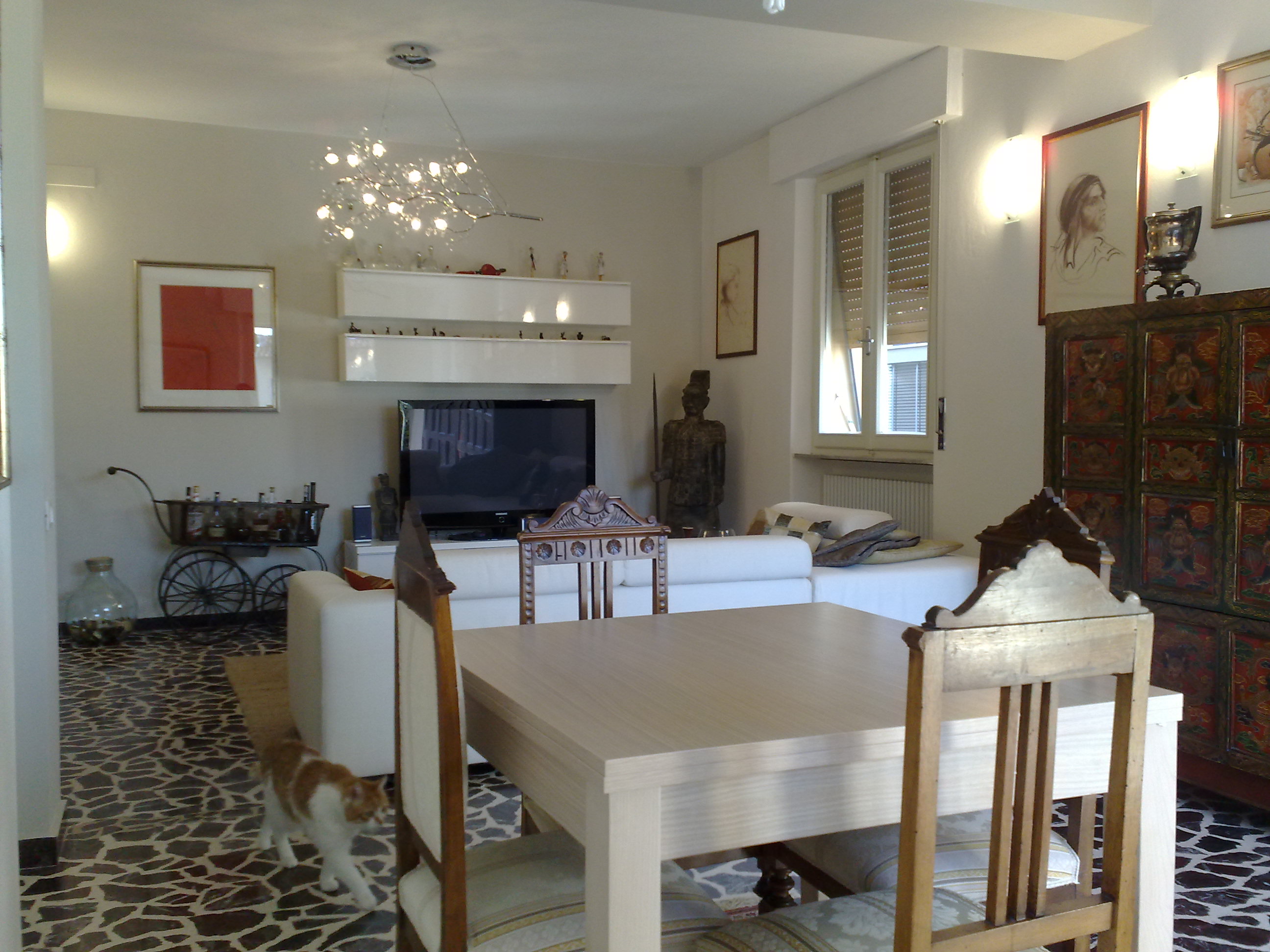 意大利皮萨公寓科技翻新，原木风格打造宜居空间-2