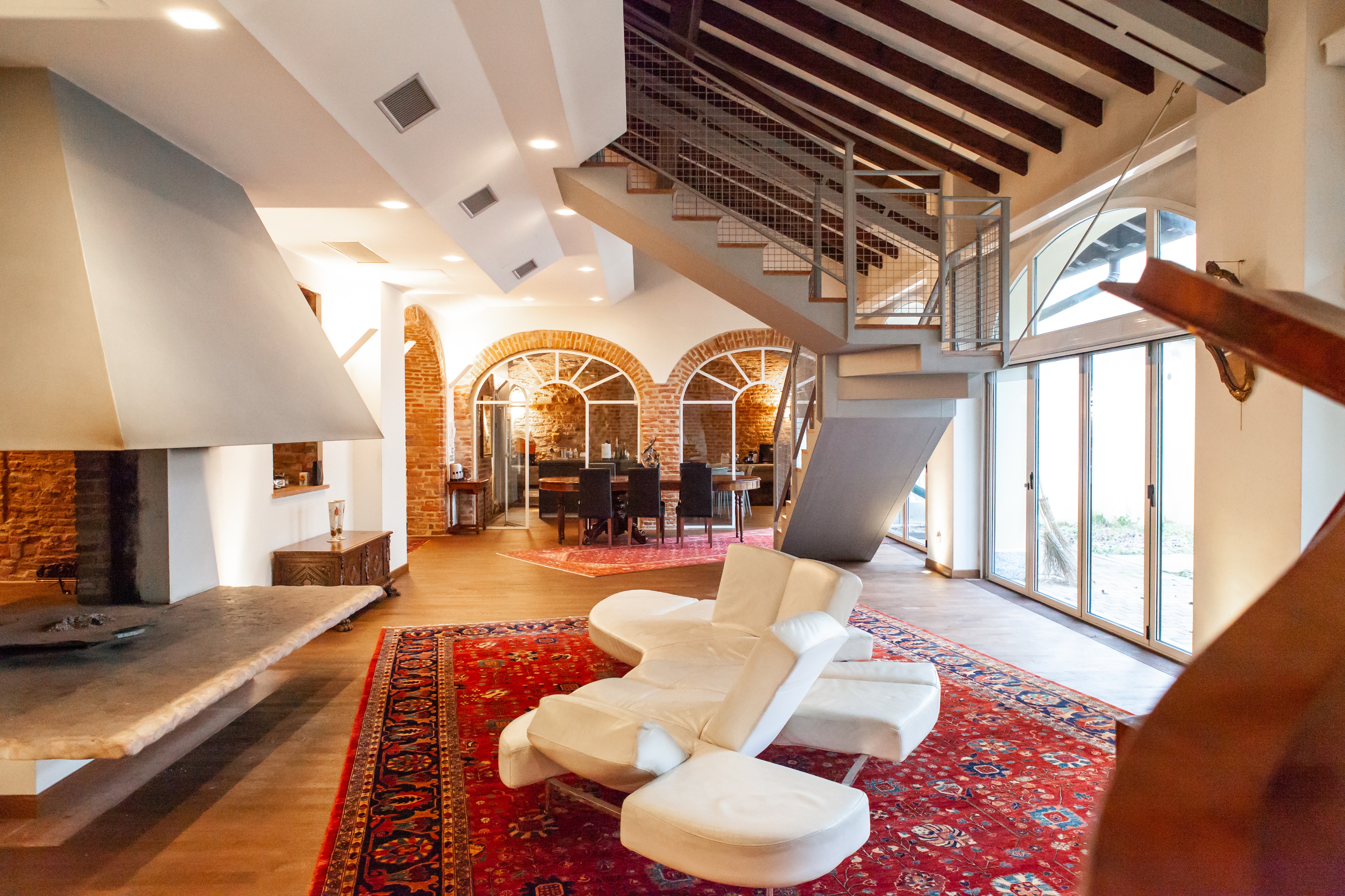 历史与现代共融的城市别墅-39