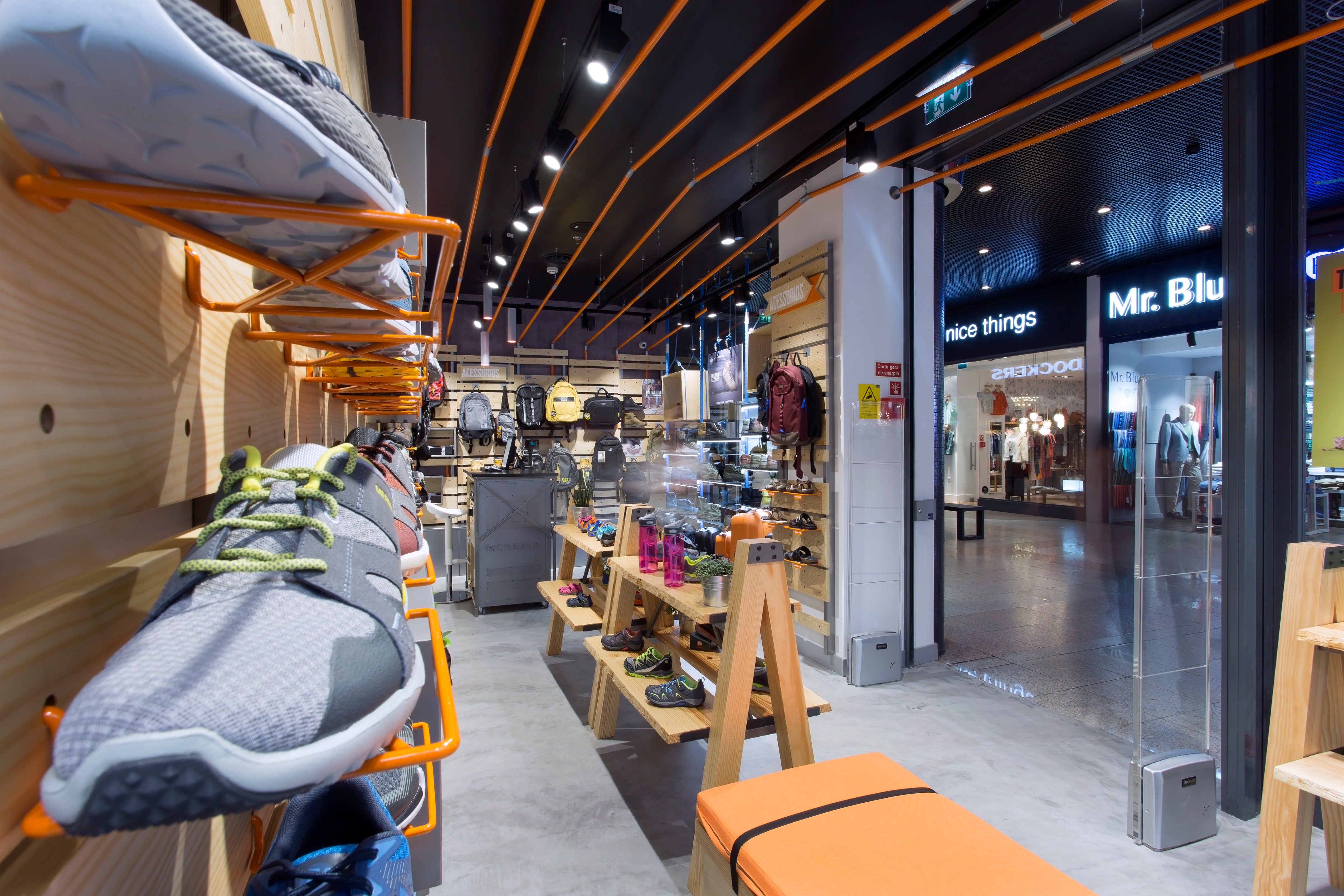 MERRELL 鞋店-5