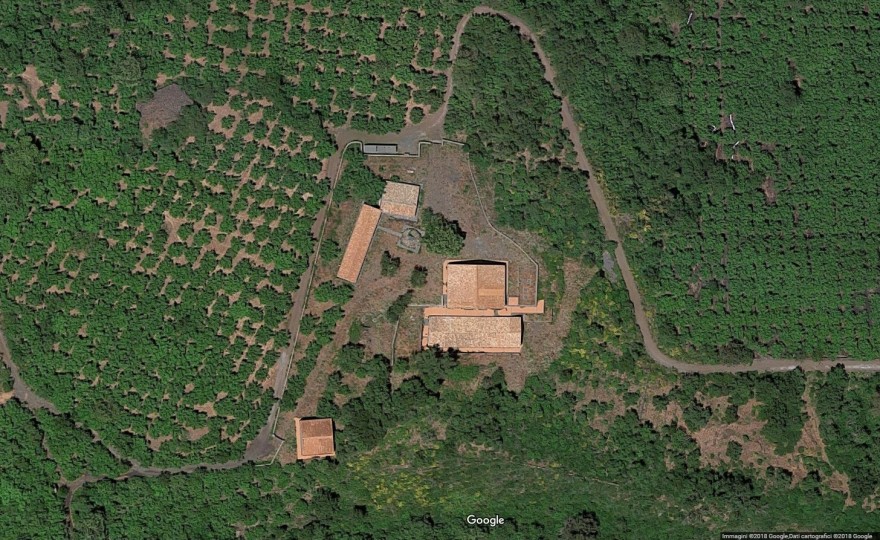 废弃酒庄重焕新生 · Etna 公园中的探险基地-0