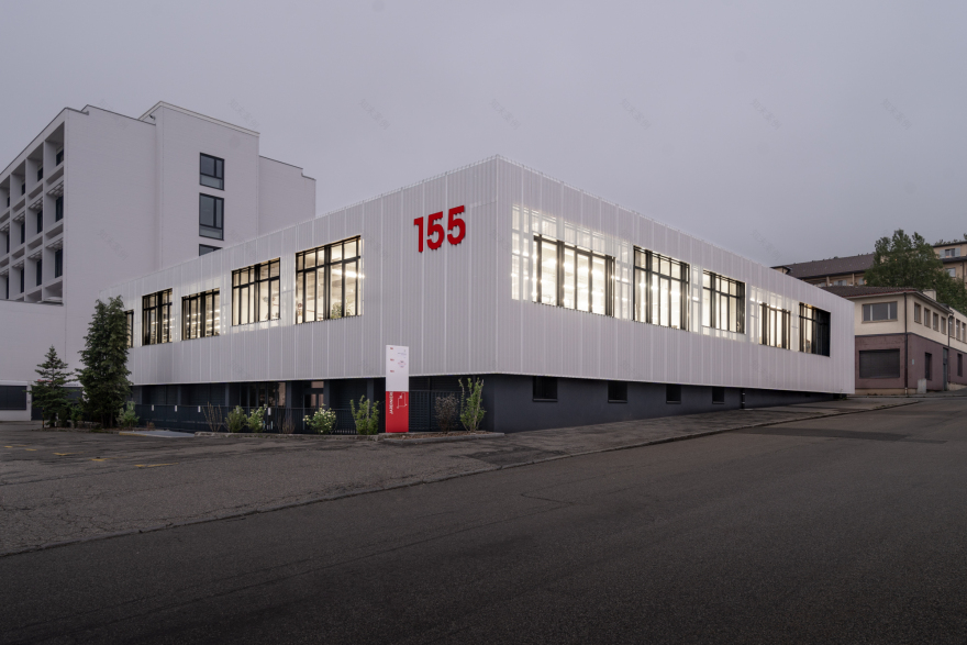 工业风建筑现代化改造-9