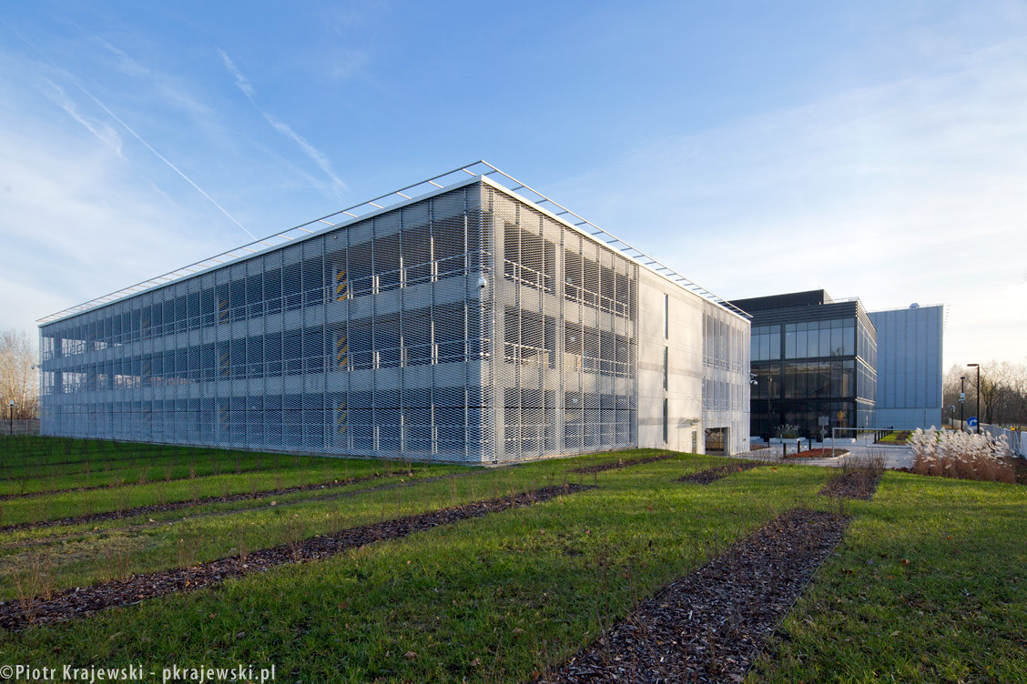 CENTRE FOR ADVANCED MATERIALS AND TECHNOLOGIES IN WARSAW-10