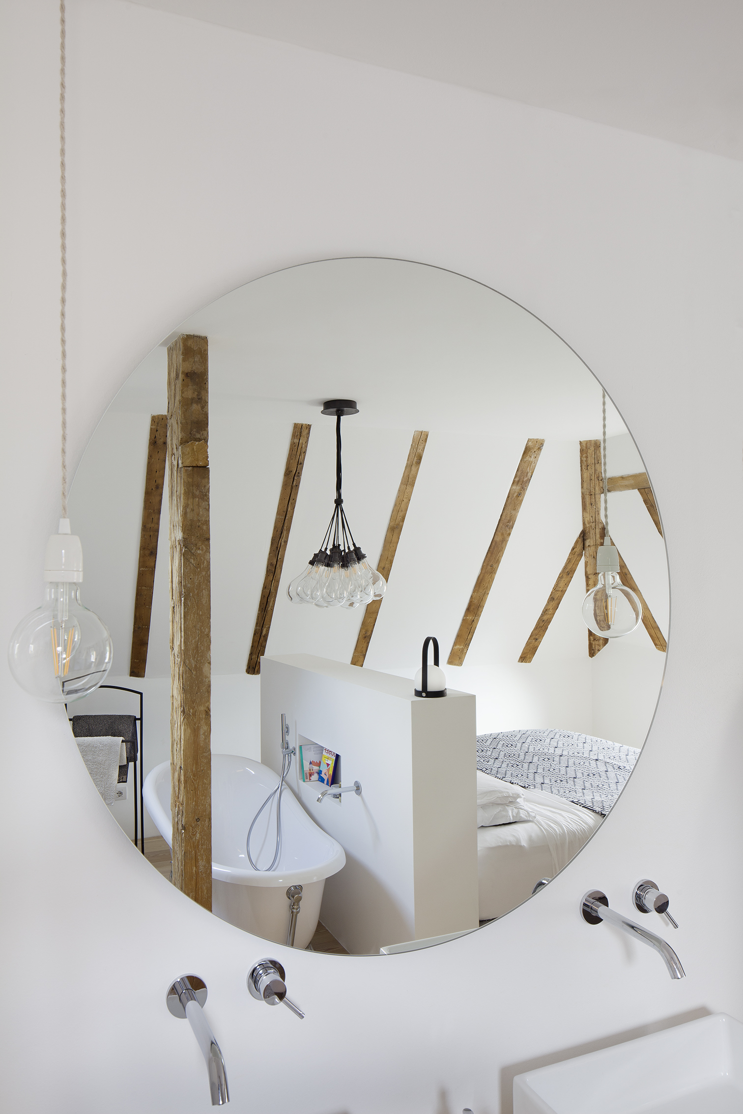 阿尔卑斯山中的历史与现代交融-3