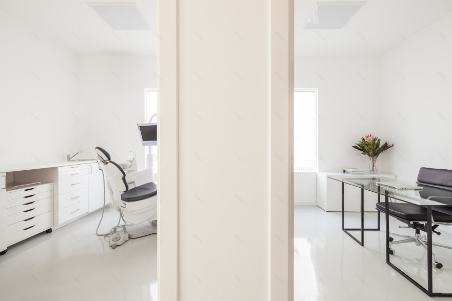 历史小镇的诊所重生 | 葡萄牙 Clínica da Vila 口腔诊所设计-2